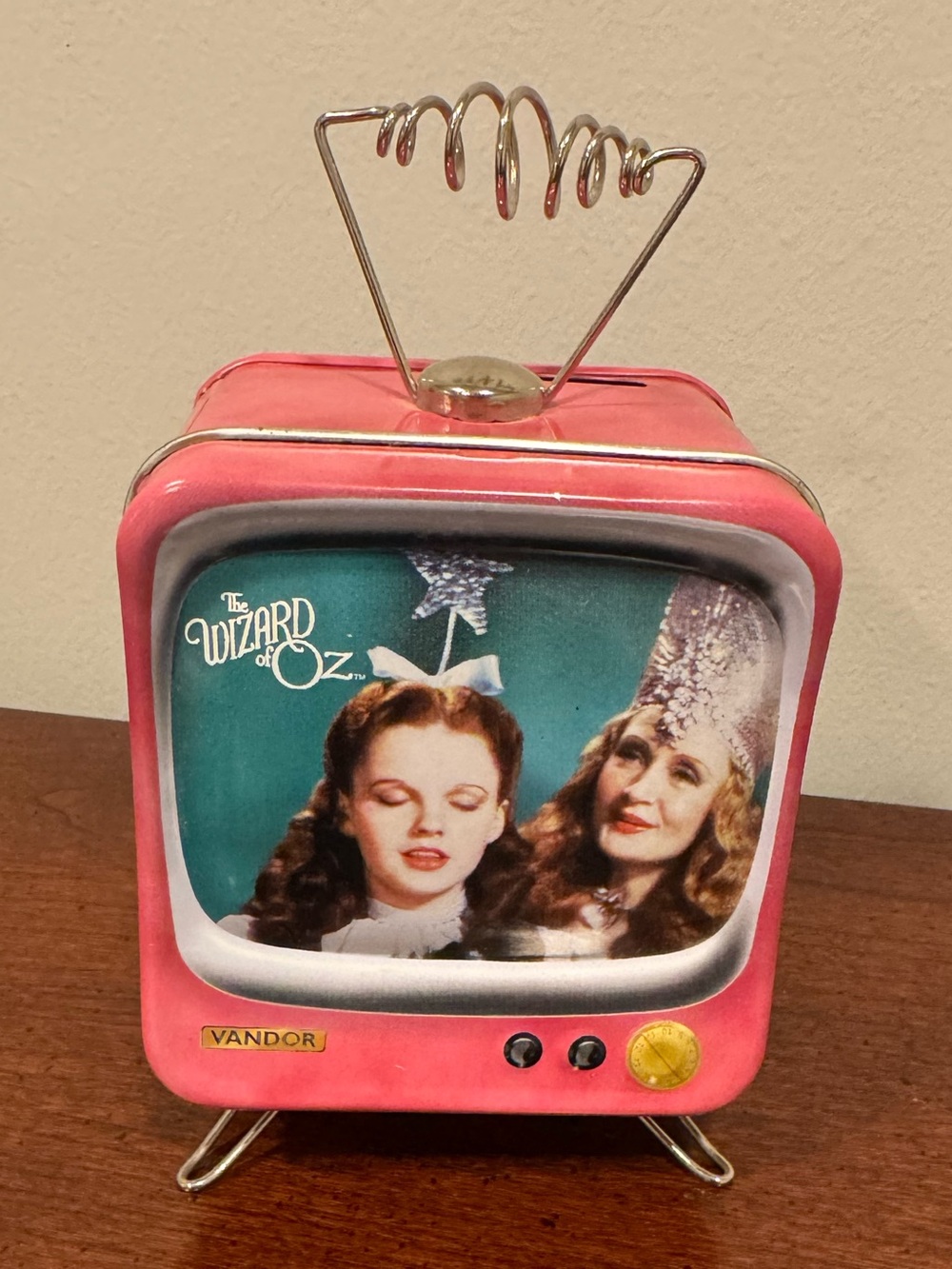 Vintage Wizard of Oz Vandor Collectible Tin Bank Shaped Like Retro TV
